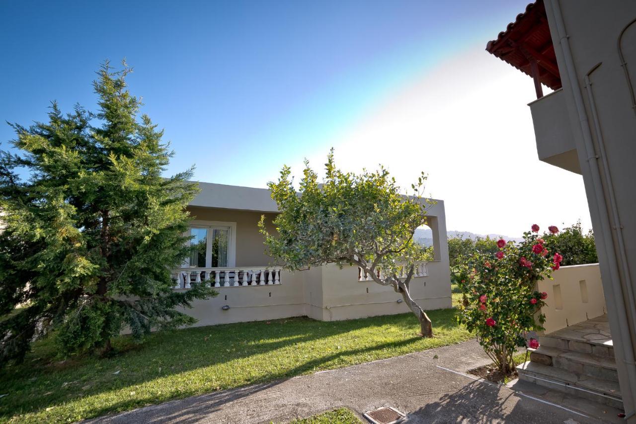 Caposaldo Apartments Akráta Kültér fotó