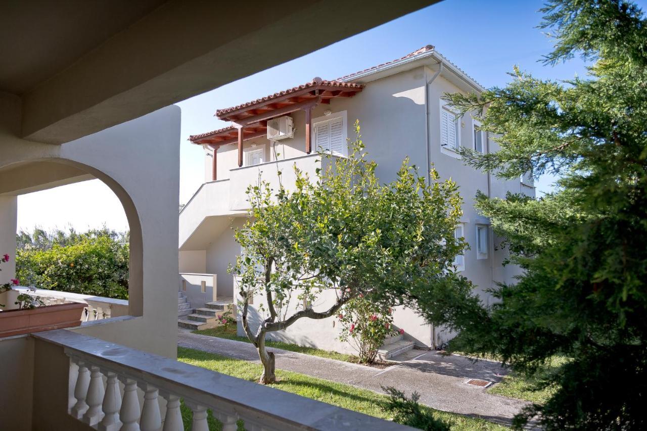 Caposaldo Apartments Akráta Kültér fotó